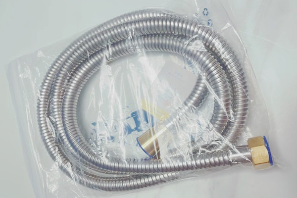 户外也能使用的全气候抗冻型不锈钢淋浴管